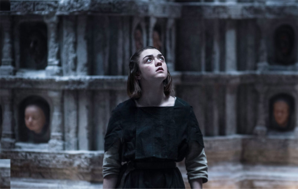 Arya-in-the-hall-of-Faces-episode-6
